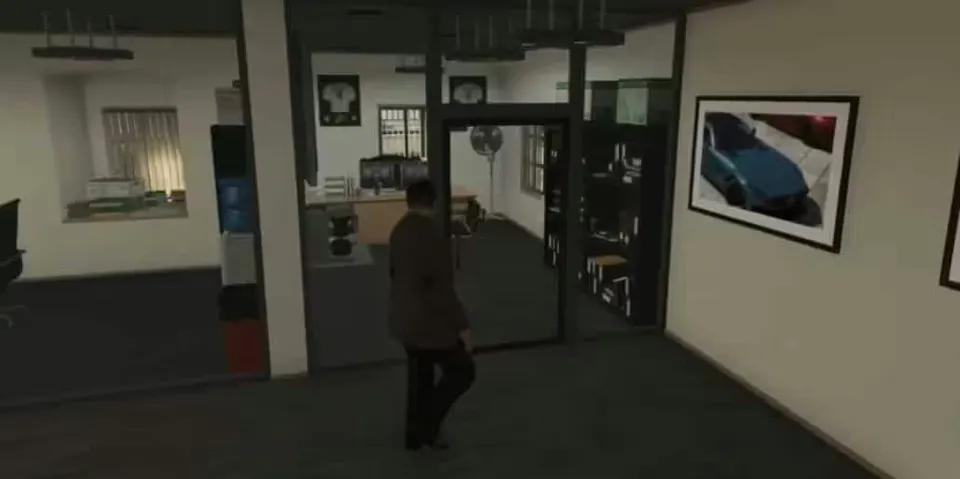 Vinewood Car Showroom FiveM resource preview 6